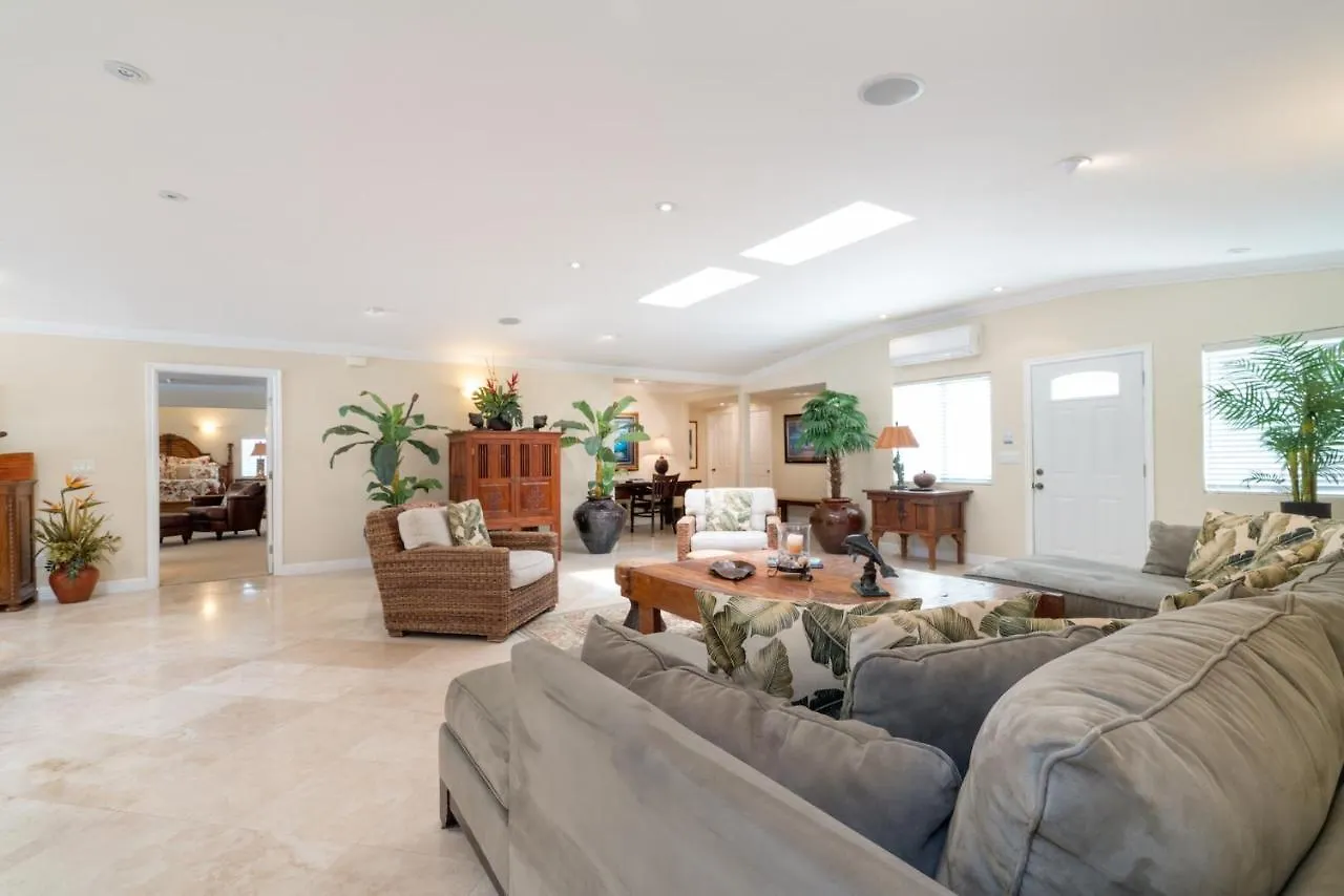 Kailua Beachside Home بيت للعطل