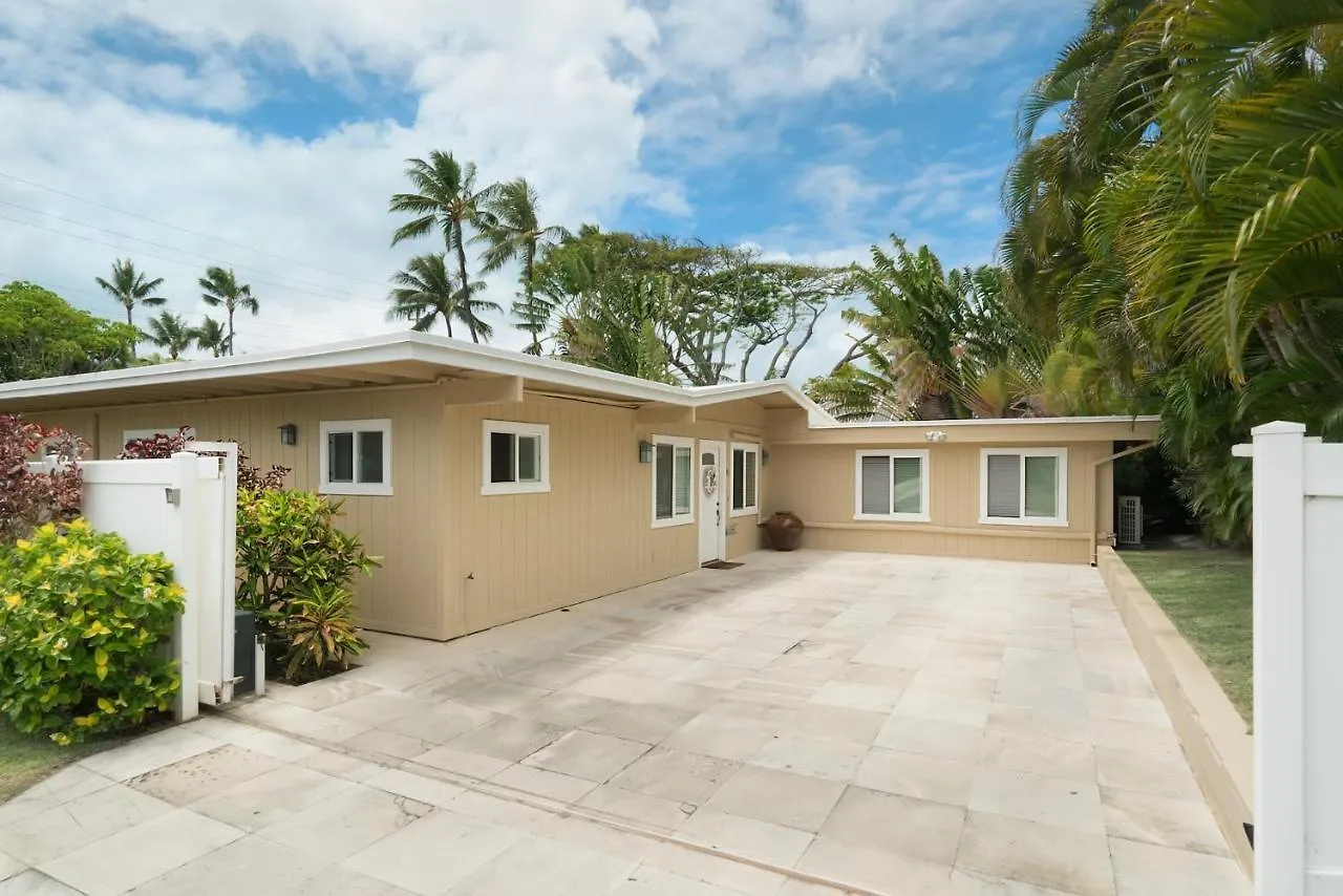 Kailua Beachside Home 0*,